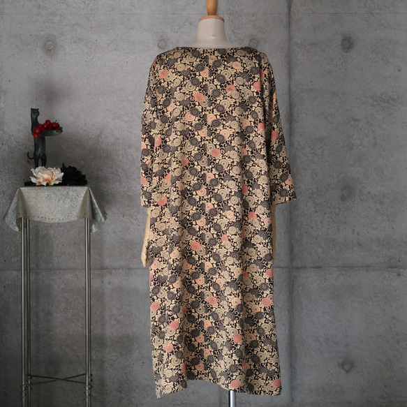 絹のワンピース/フリーサイズ　型染め　 kimono　着物リメイク 5枚目の画像