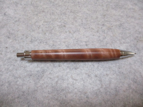 山桃　縮み杢　椿油仕上げ　木軸シャープペンシル(ボールペン)　希少材 3枚目の画像