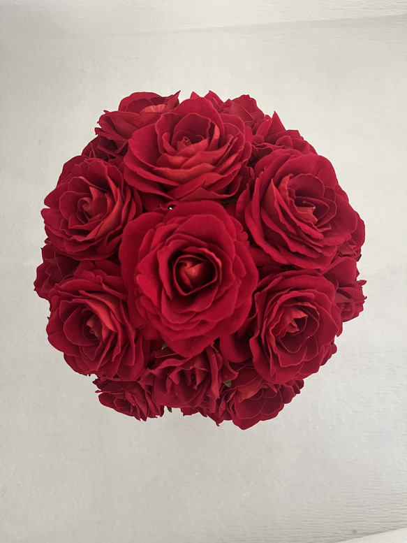 赤薔薇クラッチブーケ 3枚目の画像
