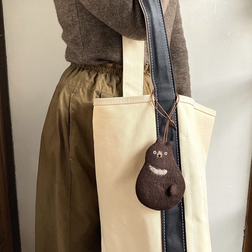 受注制作】羊毛フェルト ネコのキーケース（薄グレー・濃グレー