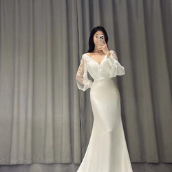 エレガント　高級サテン　マーメイドドレス　深めｖネック　くるみボタン　ロングトレーン　上品透け袖　お呼ばれ/結婚式二次会 1枚目の画像