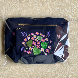 母の日ギフト　庭の花刺繍のトートバッグ&ポーチ 8枚目の画像