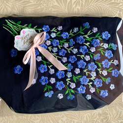 母の日ギフト　青い花刺繍のトートバッグ&ポーチ 7枚目の画像