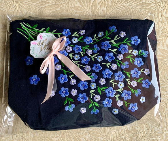 母の日ギフト　青い花刺繍のトートバッグ&ポーチ 7枚目の画像