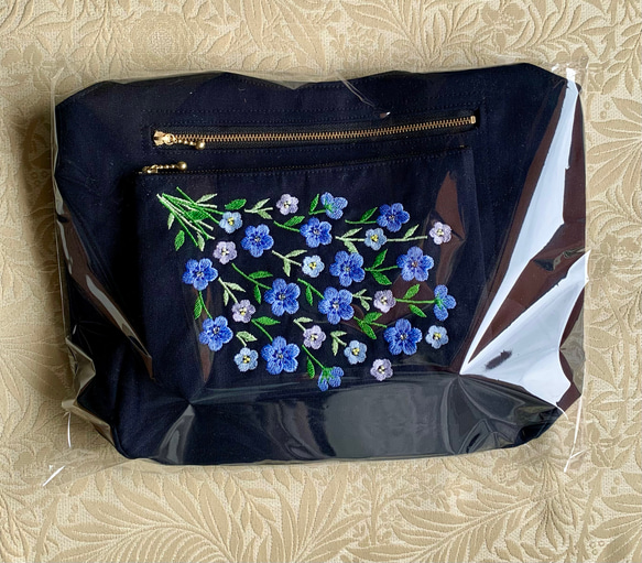 母の日ギフト　青い花刺繍のトートバッグ&ポーチ 8枚目の画像