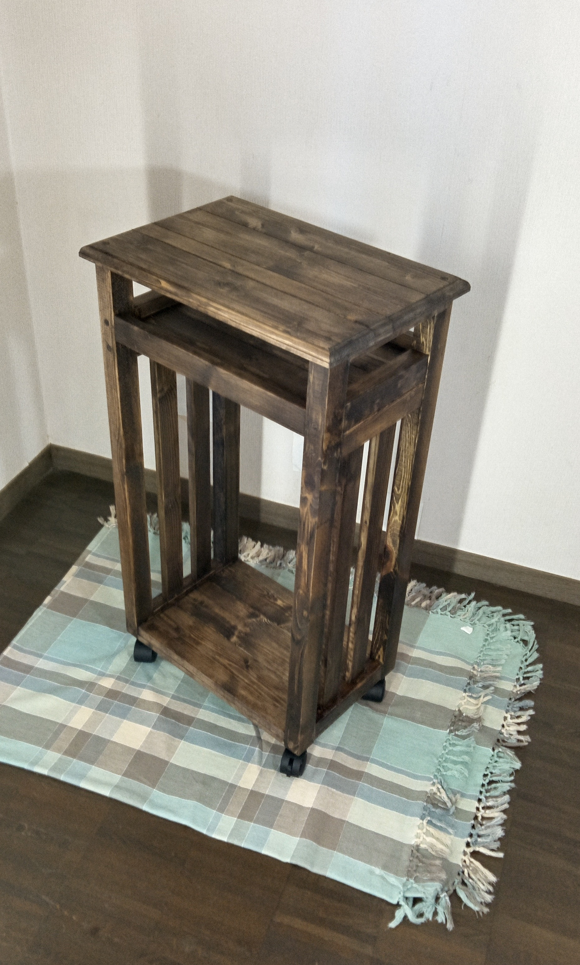 No100【ちょこっと】ワゴン・サイドテーブル・棚 ・天然無垢材・高さ80cm・上段棚枠付き