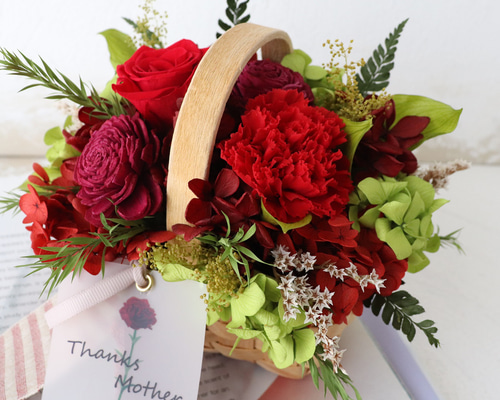 フラワーアレンジメント ～ queen red ～ プリザーブドフラワー