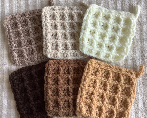 ワッフル型アクリルたわし6枚　エコたわし　ハンドメイド アクリルたわし ワッフル 6個セット その他キッチン小物 a*choco 通販