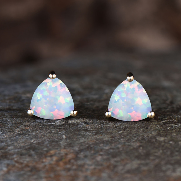 K18オパールピアス　18金　10月誕生石　スタッド　ミニピアス K18 爪留め 誕生石 スタッドピアス（3mm/4mm）【10月ピンク
