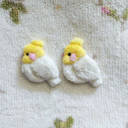 小サイズ】オカメインコの刺繍ブローチ キーホルダー 鳥 ブローチ