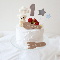 くまさんとナチュラル木苺のミニクレイケーキ☆1歳誕生日ケーキ　誕生日ケーキ　記念日　自宅撮影　1歳以外でも承ってます♪ 2枚目の画像