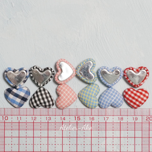 8個♡カボション チェック×ピンク クロス ハート デコパーツ Atelier  