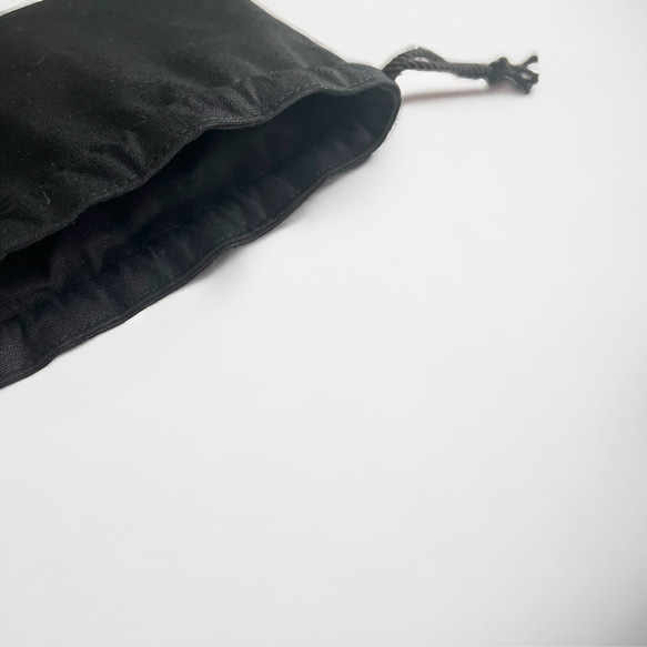 コットンリネン×インド刺繍 巾着ポーチ/巾着袋〈ブラック×ピンクフラワー〉 6枚目の画像