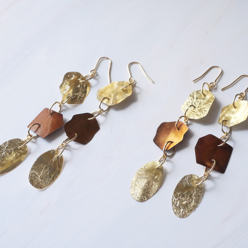 2色ゴールドシークインのロングピアス ピアス（フック・チェーン