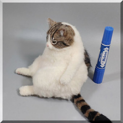 羊毛フェルト　猫　キジシロ猫さん デブ猫　キジ白　ねこ　ネコ　猫フィギュア 9枚目の画像