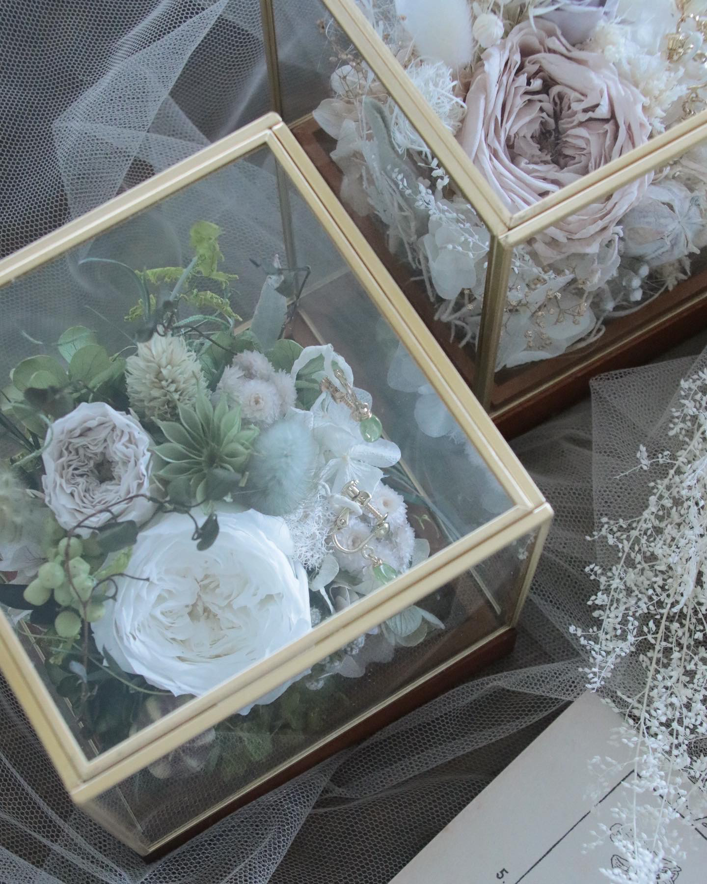 ウェディングリングピローに　アクセサリーボックスに　真鍮ガラスボックスアレンジPetit Jardin 選べるカラー