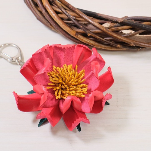 *優雅な彩り*【Louis Vuitton】キーホルダー レザーフラワー louis-vuitton-leather-flower-