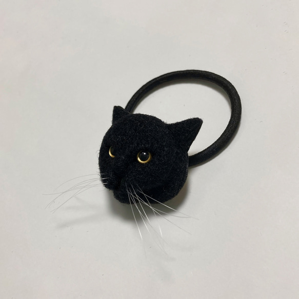 羊毛フェルト 猫ヘアゴム 黒猫 2枚目の画像