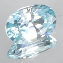 色調が異なる感じのフラッシュ☆★☆彡 VVS 天然 ブルー ジルコン 2.15ct ルース 8.6 x 6.1mm 5枚目の画像