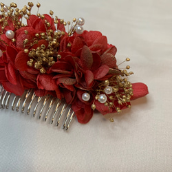 赤とゴールドのヘアコーム　卒業式　結婚式　パーティー　着物　ドレス　 4枚目の画像