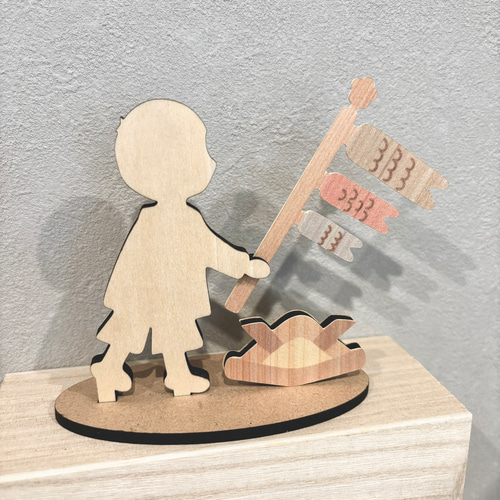 こどもの日のちいさな男の子 / 端午の節句 / 鯉のぼり / 兜