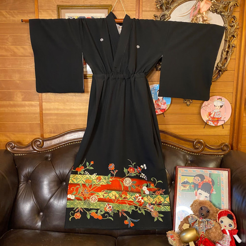 黒留袖 着物 和 モダン ハンドメイド リメイク ワンピース 黒留袖 着物 和 モダン ハンドメイド リメイク ワンピース