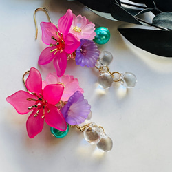 Dot レッド」水玉ビーズフラワー&チェコビーズ ピアス