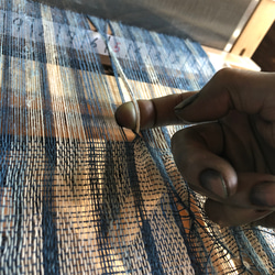 手織りのタペストリー/正藍染 13枚目の画像