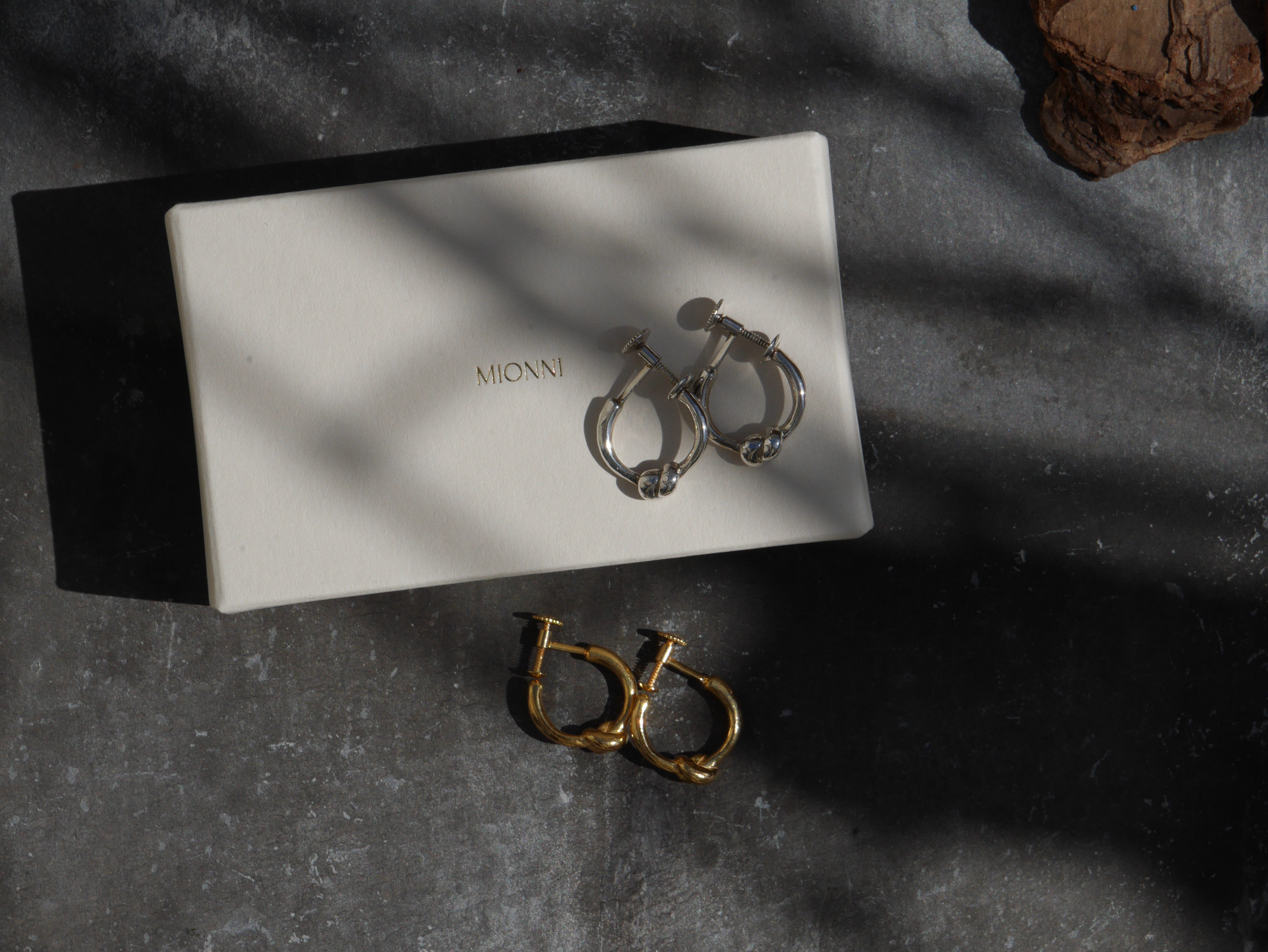 【イヤリング】Knot　earrings 　/   結び目のイヤリング