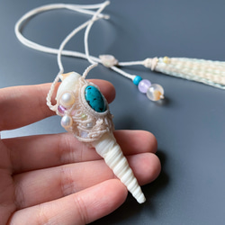 ターコイズと巻貝のネックレス / turquoise × conch shell / macrame amulet 8枚目の画像