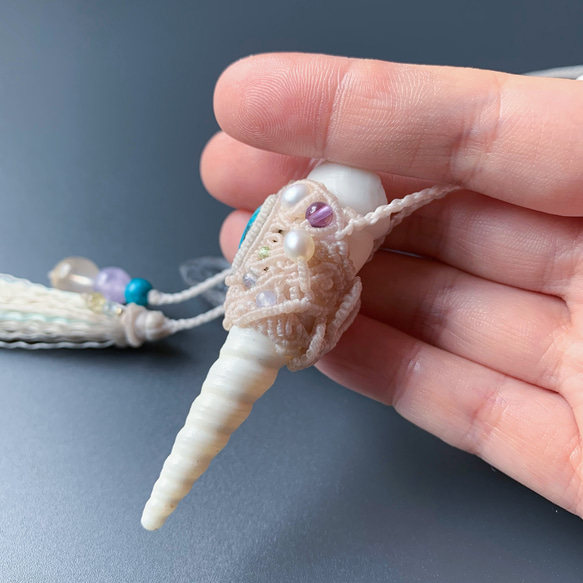 ターコイズと巻貝のネックレス / turquoise × conch shell / macrame amulet 7枚目の画像