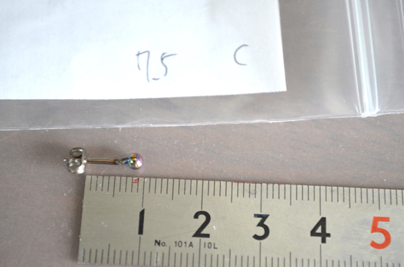 Titanium　pierced earrings・チタンピアス１粒=P・G・C=１８G(１mm) 3枚目の画像