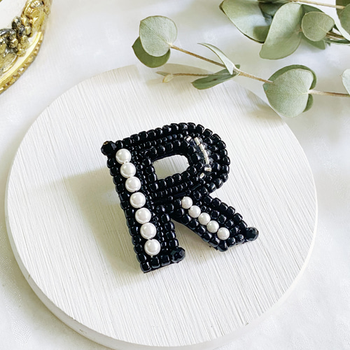 Tiffany イニシャルr ブローチ（リアルスタイル REAL STYLE ブローチ 