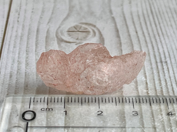 ヒマラヤ産✨　アイスクリスタル　ピンク　原石　ラフストーン　水晶 5枚目の画像