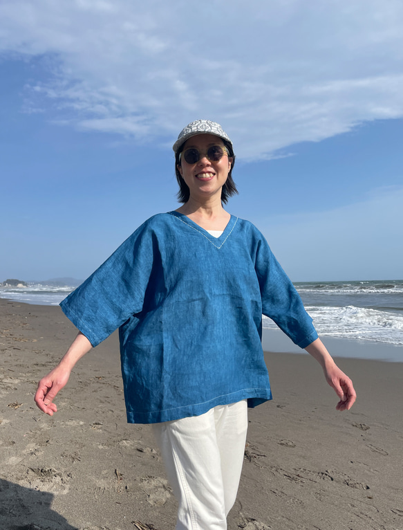送料無料 藍染リネンの半袖シャツ ”ビーチウォーク” 2枚目の画像