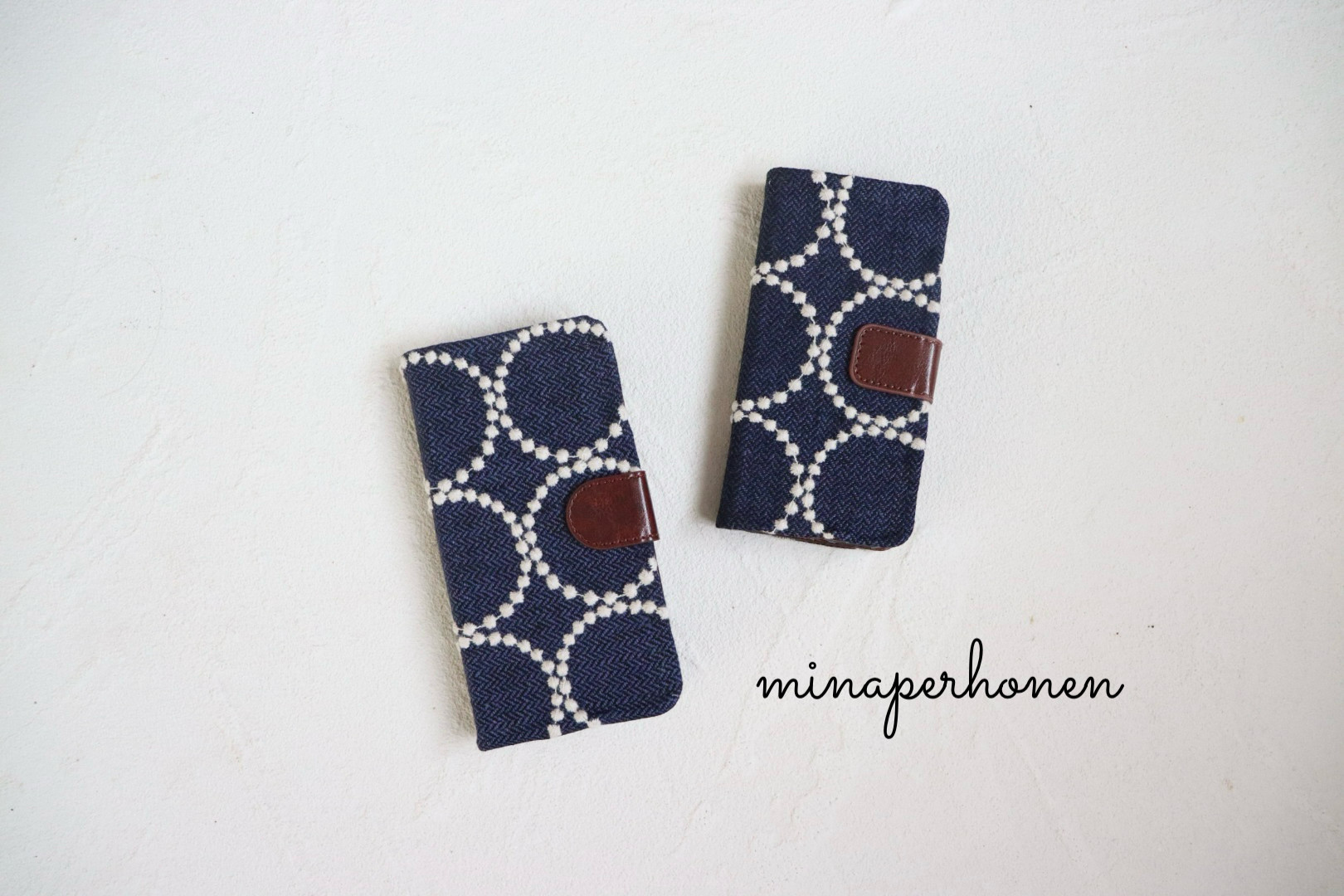 【特集掲載】感謝価格！ミナペルホネン　手帳型　iPhoneケース　タンバリン　スマホケース　iPhoneカバー