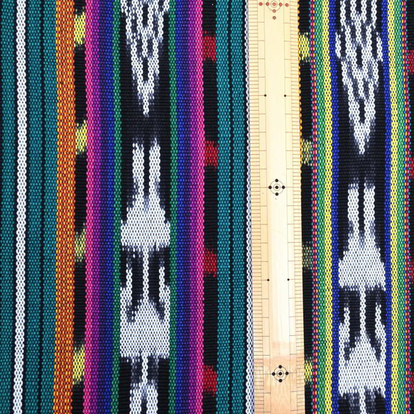 【アウトレット特価品】GTC-09（GS045）グアテマラ イカット(Ikat) 絣織 ストライプ手織り生地 2枚目の画像
