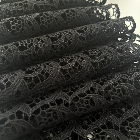 半領花馬賽克黑色蕾絲黑色半領花精緻棉蕾絲哥德式 第5張的照片