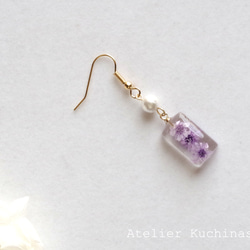 樹脂藝術花朵棉質珍珠耳環&lt;紫色&gt;（金色） 第3張的照片