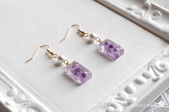 樹脂藝術花朵棉質珍珠耳環&lt;紫色&gt;（金色） 第9張的照片