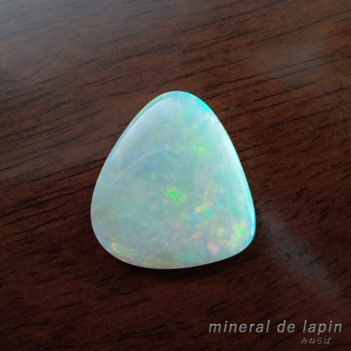 ホワイトオパール 7.17カラット 天然石 mineral de lapin 通販