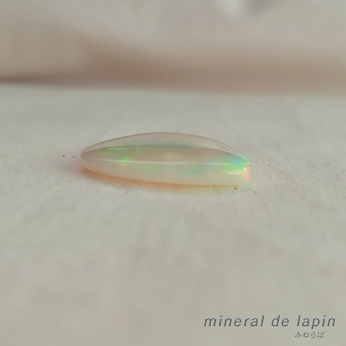 ホワイトオパール 7.17カラット 天然石 mineral de lapin 通販
