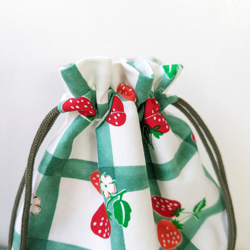 サイズ改良】きんちゃく袋♪ランチョンマット 給食セット いちご