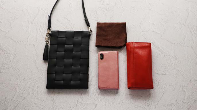 REGALの革端材でつくる編み込み型スマホ以外も入るスマホショルダー（ダークブラウン）