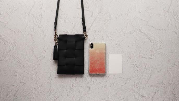 REGALの革端材でつくる編み込み型スマホ以外も入るスマホショルダー（ダークブラウン）