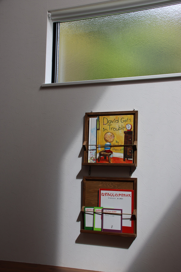 マガジンラック　ブックシェルフ ブックスタンド ウォールシェルフ 本棚 本立て パンフレット置き 飾り棚 1枚目の画像