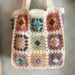 モチーフ編みのトートバッグ（生成り）★手編み　編み物　モチーフバッグ　レトロで可愛い 3枚目の画像