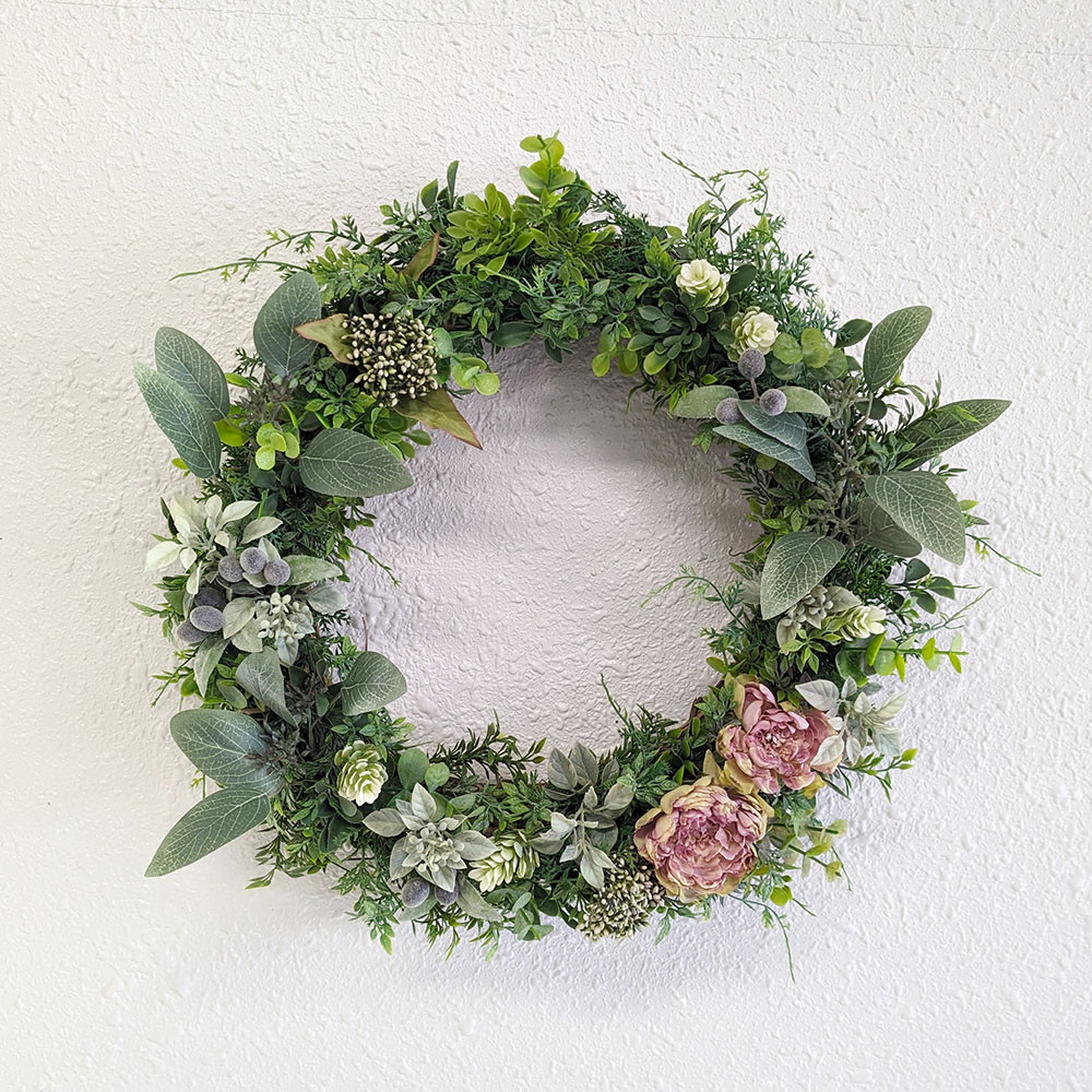 グリーンとオリーブとラナンキュラスのリース　【受注制作】