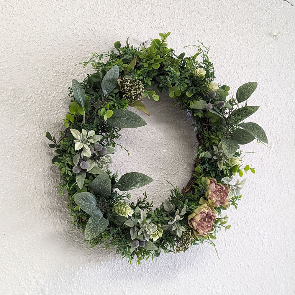 グリーンとオリーブとラナンキュラスのリース　【受注制作】