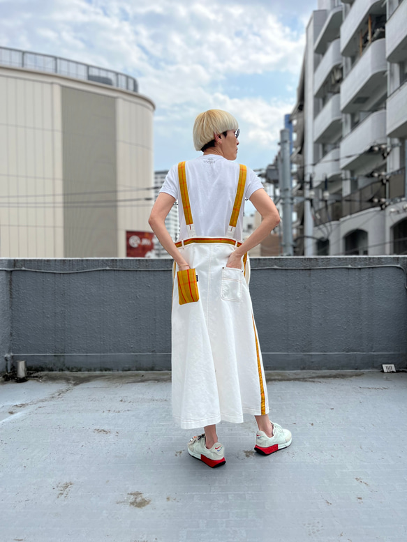 黄八丈パッチワーク　ホワイトデニムサロペットスカート　着物リメイク　紬パッチワークUSEDデニムジャケット 1枚目の画像